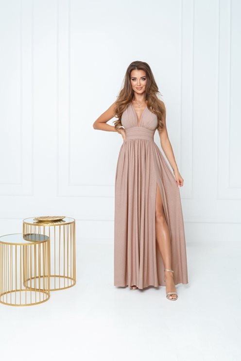 Długa sukienka odcinana  brokat beż
