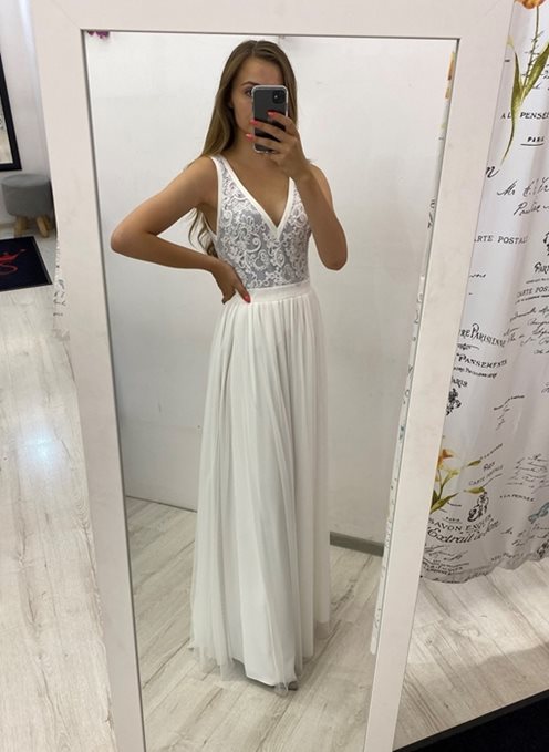 Sukienka długa dekolt V tiulowa biała