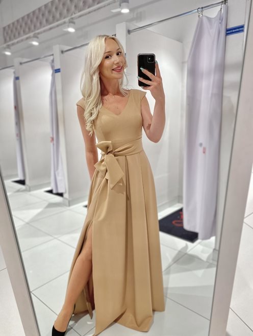 Sukienka długa gruby pas zakładki złota