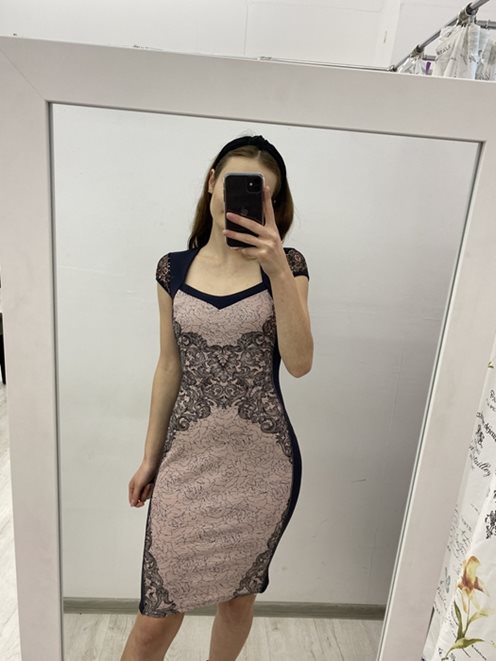 Sukienka koronkowe plecy ciemny róż