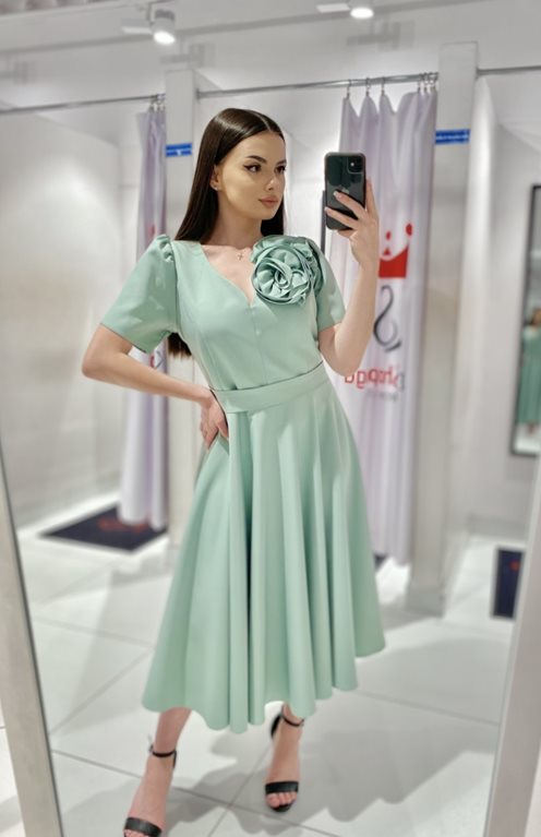 Sukienka midi rękawek dekolt w serek pistacja