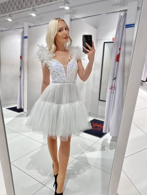 Sukienka krótka cekiny pióra falbany biel