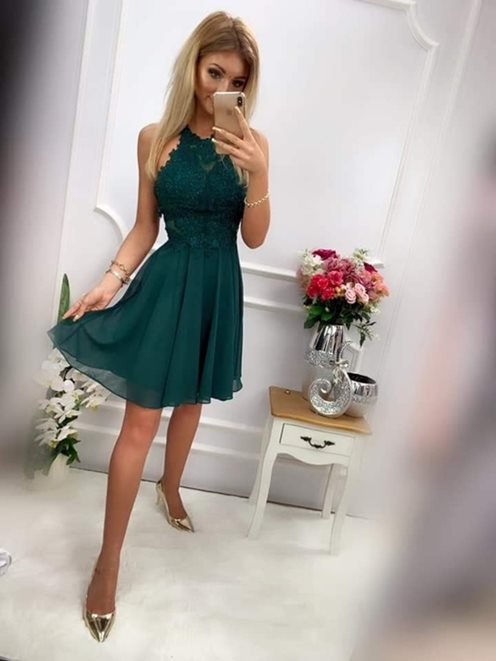 Krótka sukienka na ramiączkach zielony