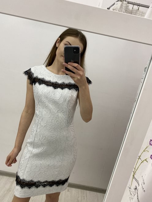 Krótka sukienka kwiaty srebrna