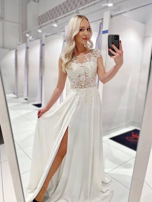 Długa sukienka kwiatowa koronka biały