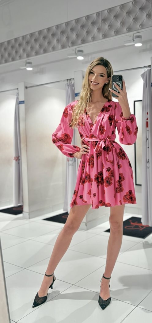 Sukienka krótka z ściągaczem w talii różowa