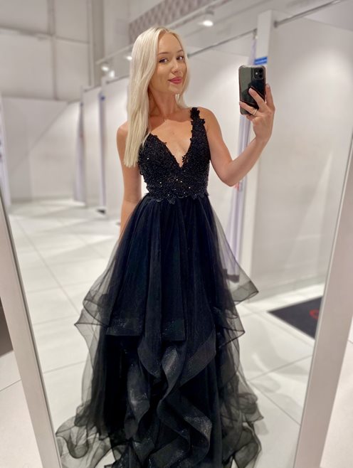 Długa sukienka tiul falbany na ramiączkach czarna