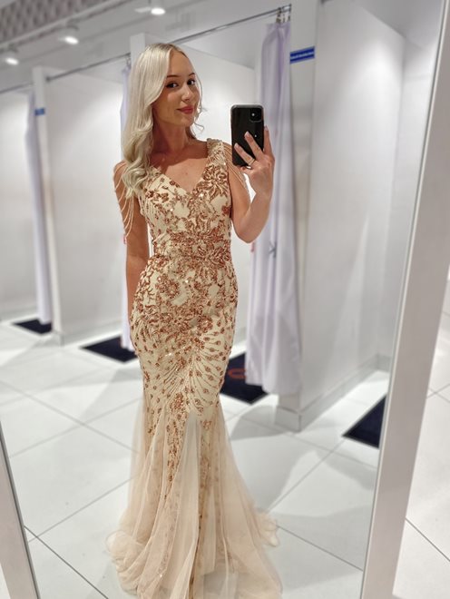 Sukienka długa cekinowa rybka z koralikami złoto