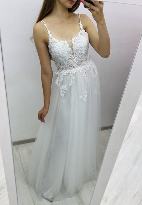 Sukienka długa ślubna ze zdobieniami biel