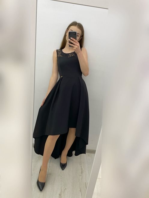 Długa asymetryczna sukienka z koronką czarny