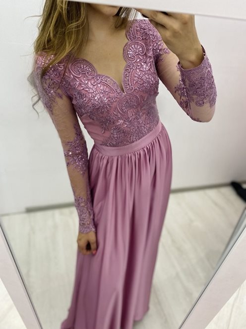 Długa sukienka z koronką wrzos