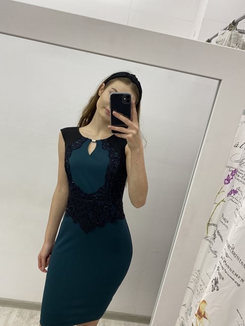 Prosta sukienka koronka czarny/ zielonym