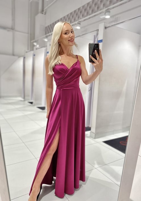 Sukienka długa satynowa rozkloszowana śliwka