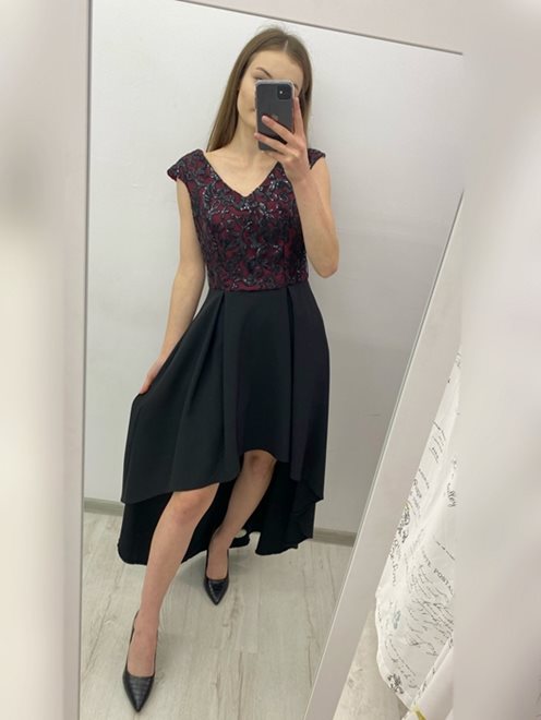 Sukienka asymetryczna świecąca bordo