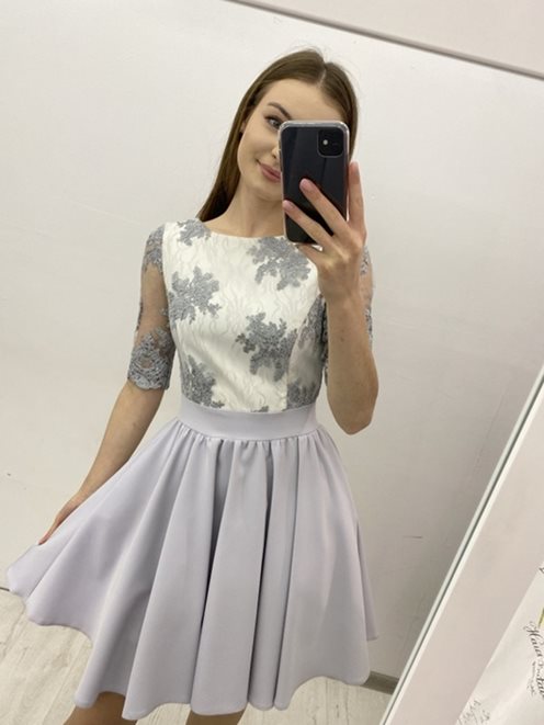 Koronkowa sukienka prosta rękaw 3/4 ecru/szary