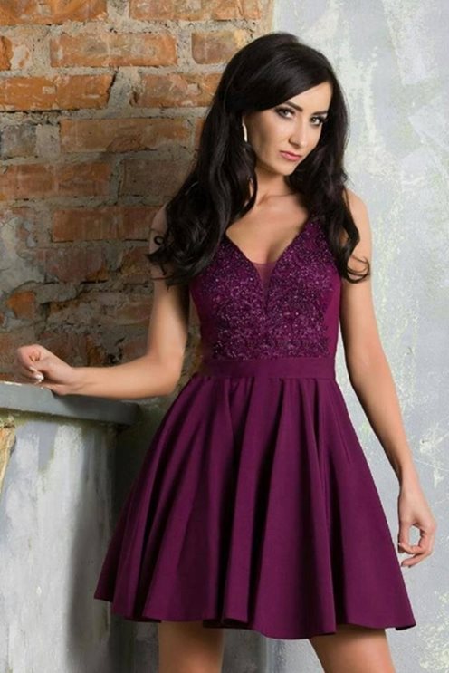 Sukienka krótka dekolt trójkąt szarfa fiolet/bordo