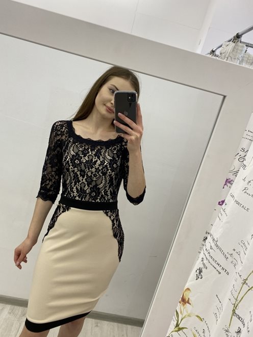 Sukienka ołówkowa na długi rękaw beż/czarny