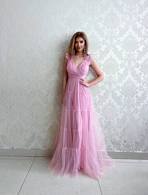 Długa sukienka na ramiona falbany pudrowy róż