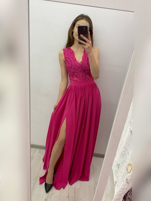 Sukienka długa koronkowy dekolt fuksja