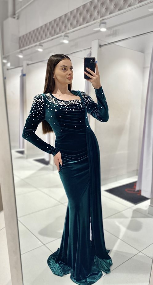 Sukienka długa rękaw perełki ozdoba welur zieleń