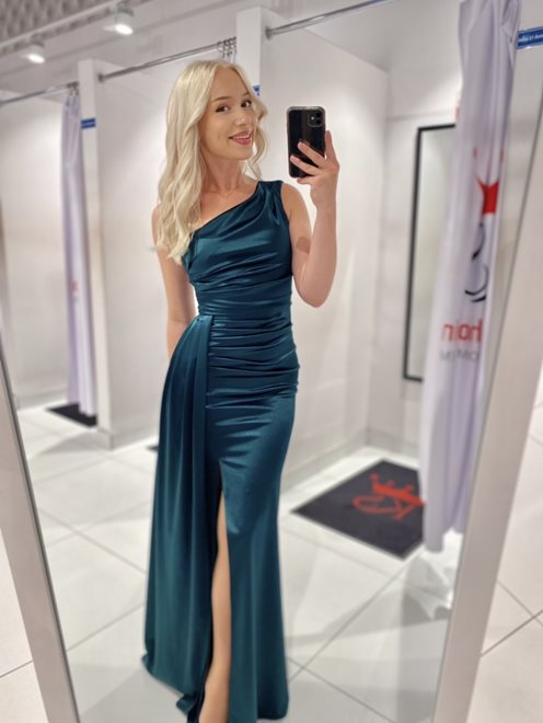 Sukienka długa dopasowana satyna na ramię b.zieleń