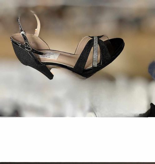 Szpilki ozdobny przód czerń