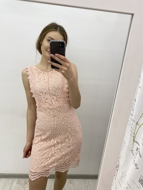 Sukienka krótka cała koronkowa róż