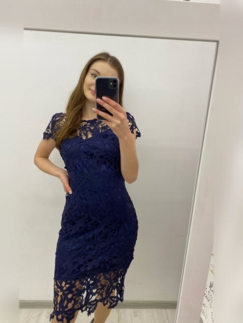 Sukienka dopasowana zabudowany dekolt granat