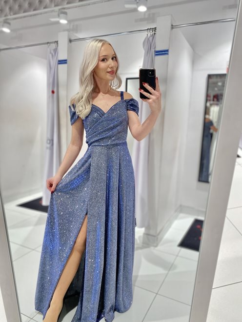 Sukienka długa opadające ramiona brokat srebro