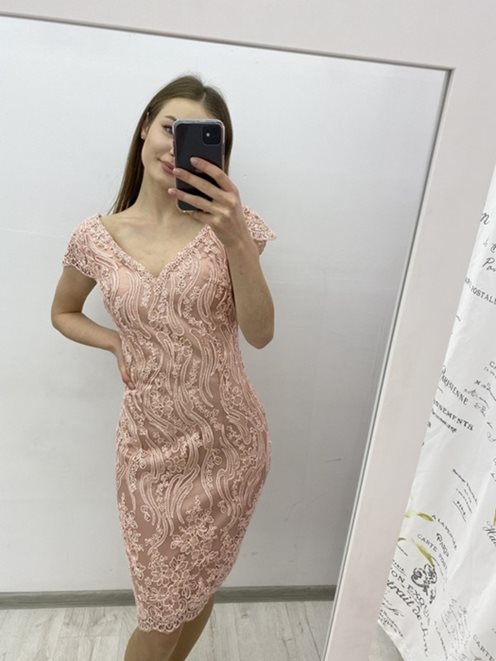sukienka krótka koronka na róż