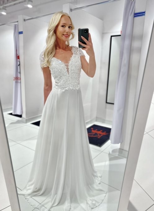 Sukienka długa z rękawkiem zdobienia biel