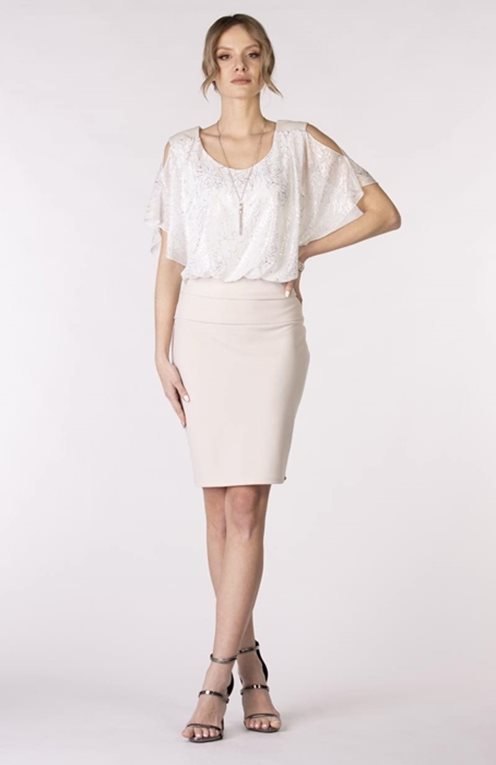 Sukienka krótka maskująca rękawek beż