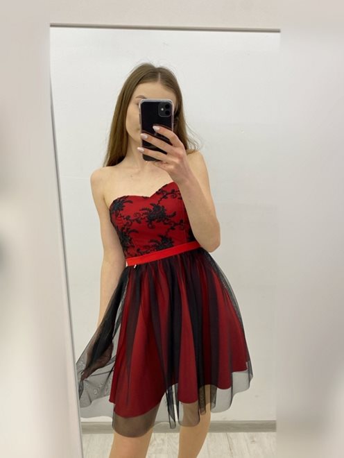 Sukienka gorsetowa z tiulem bordo