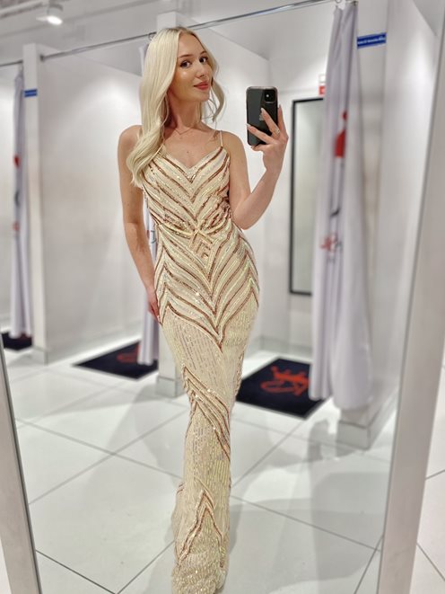 Długa sukienka na ramiączkach dopasowana cekiny