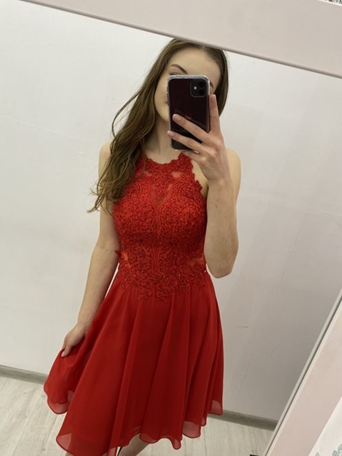 Krótka sukienka na ramiączkach czerwony