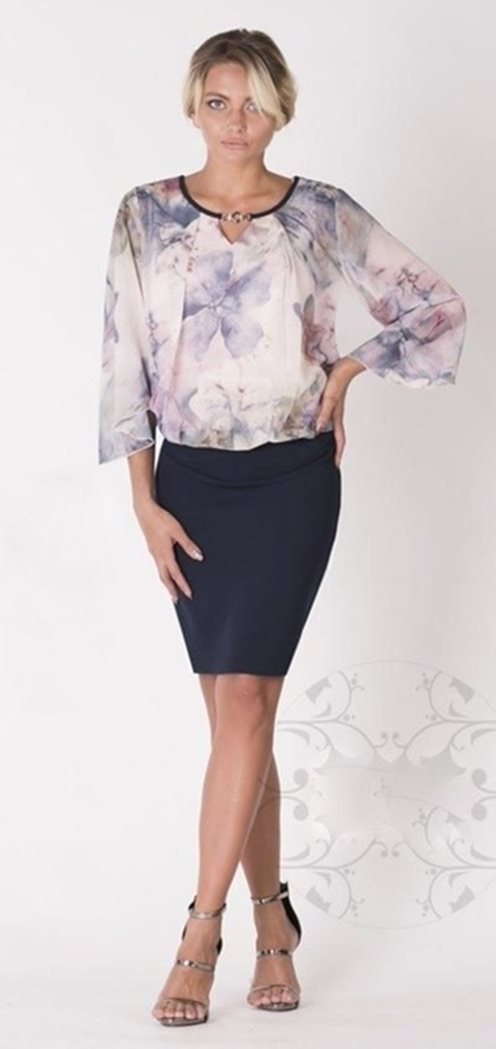 Krótka sukienka kwiatowa luźna góra