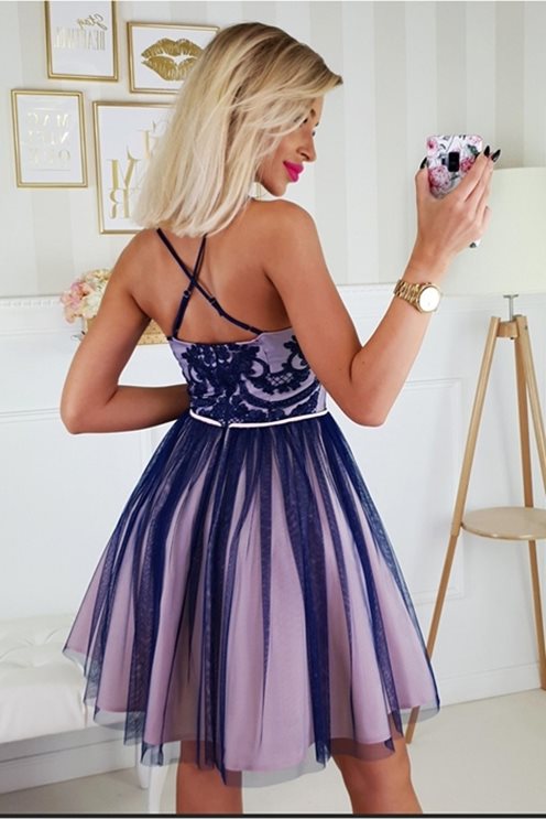 Sukienka tiulowa na cienkich ramiączkach granat ró