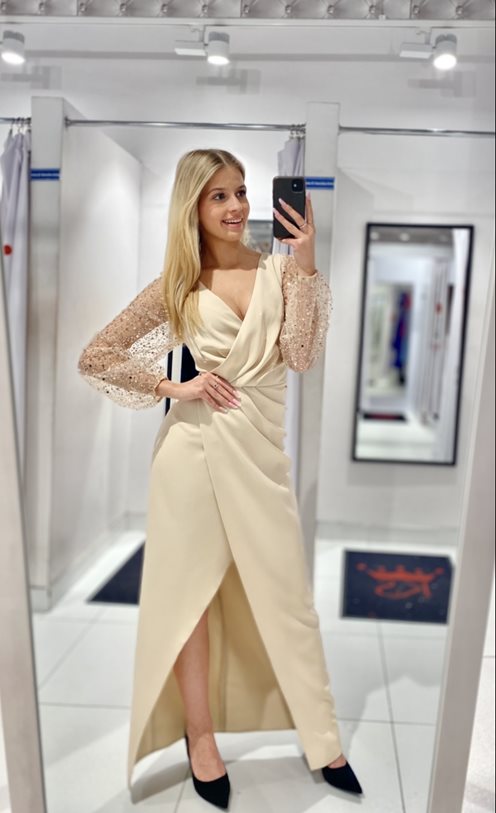 Sukienka długa cekinowe rękawy beż