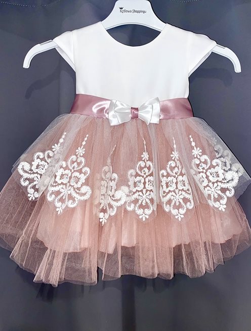 Sukienka dziecięca z naszywanymi aplikacjami róż