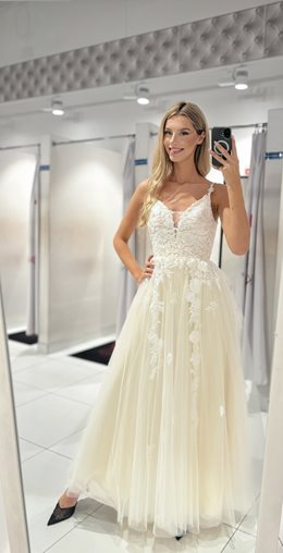 Sukienka długa tiul i koronki po całości beż