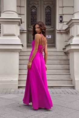 Sukienka długa gładka wiązanie plecy fuksja