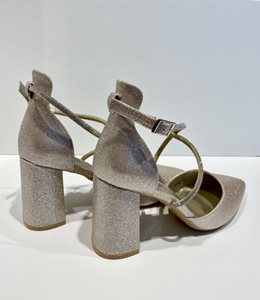 Czółenka na słupku ozdobny pasek złoto