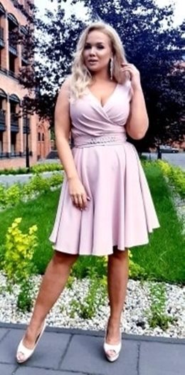 Sukienka krótka prosta za kolanko róż