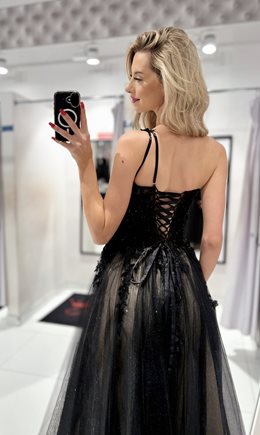 Sukienka długa tiul asymetria kwiaty czerń/puder