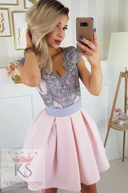 Sukienka z motylkiem róż szary