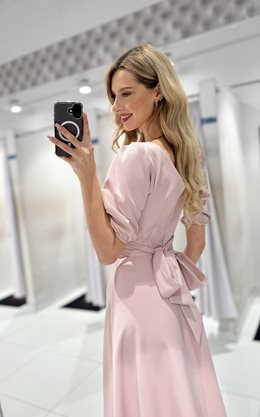 Sukienka midi rękawek wiązanie tył pudrowy róż