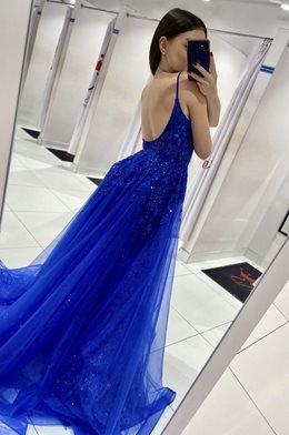 Sukienka długa zdobiona koronką brokatem chaber