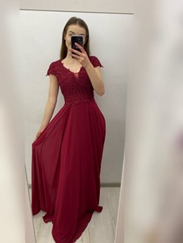 Sukienka długa z rękawkiem zdobienia bordo