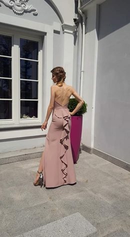 Długa sukienka dopasowana syrenka brudny róż