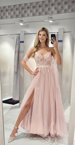 Sukienka długa tiulowa zdobiona delikatna róż